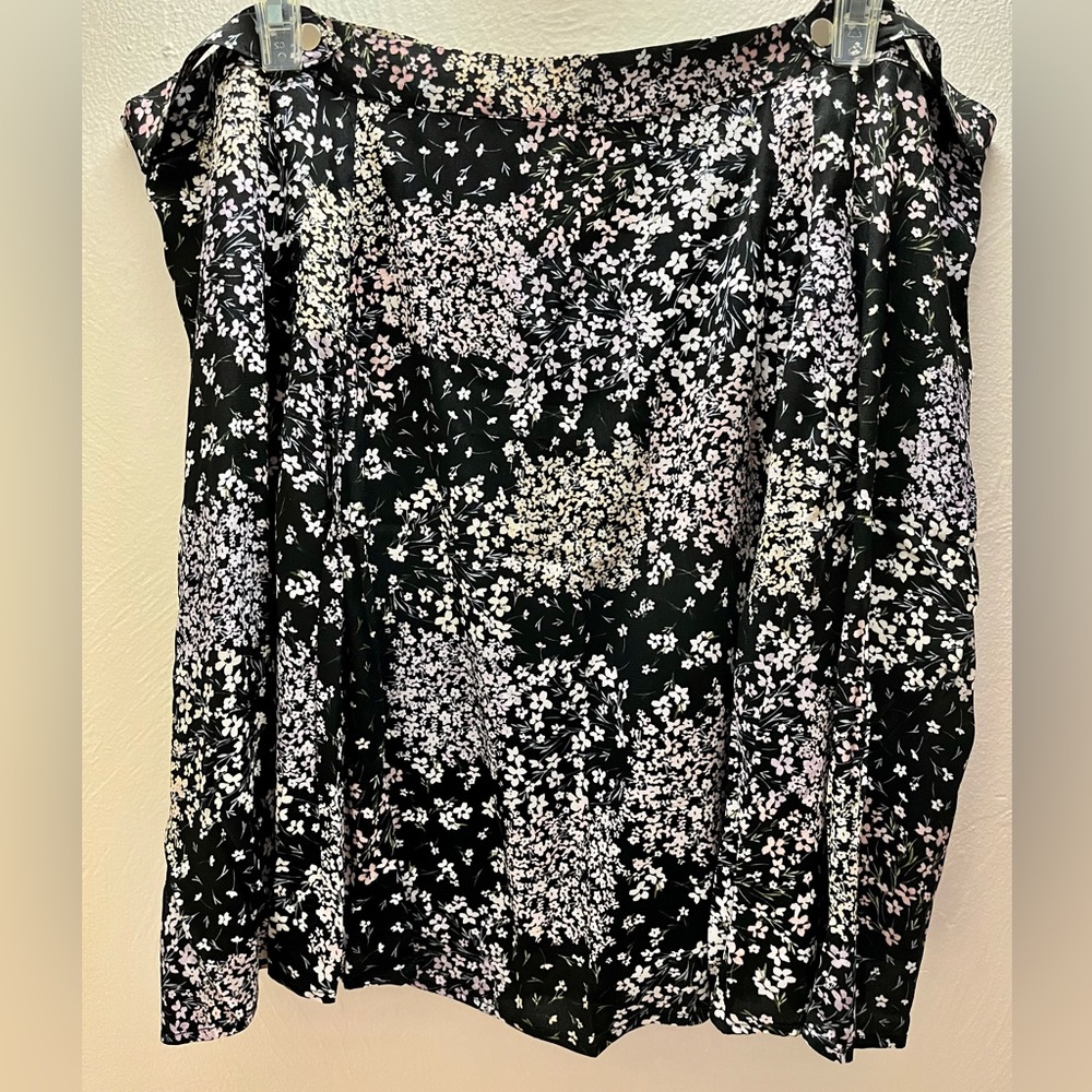Ditsy floral short skirt in size XXL / 24 from CCX